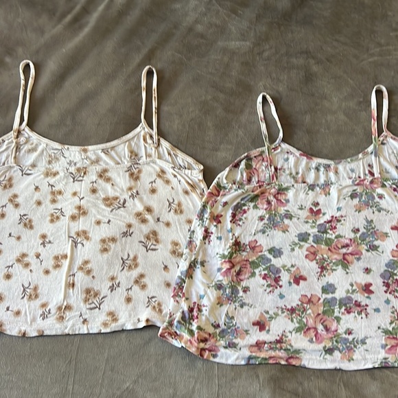 Two Jr’s Floral Tops - Picture 4 of 4